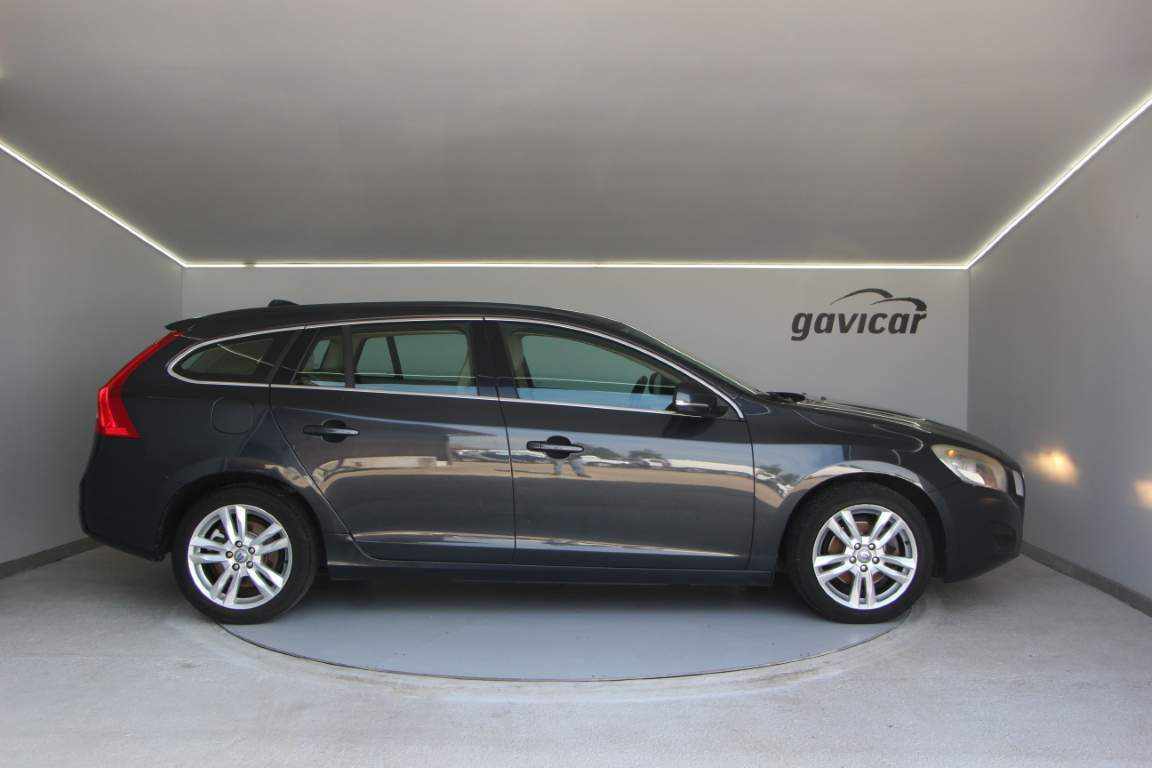 volvo-v60-2-0-d3-2012-diesel-1984cc