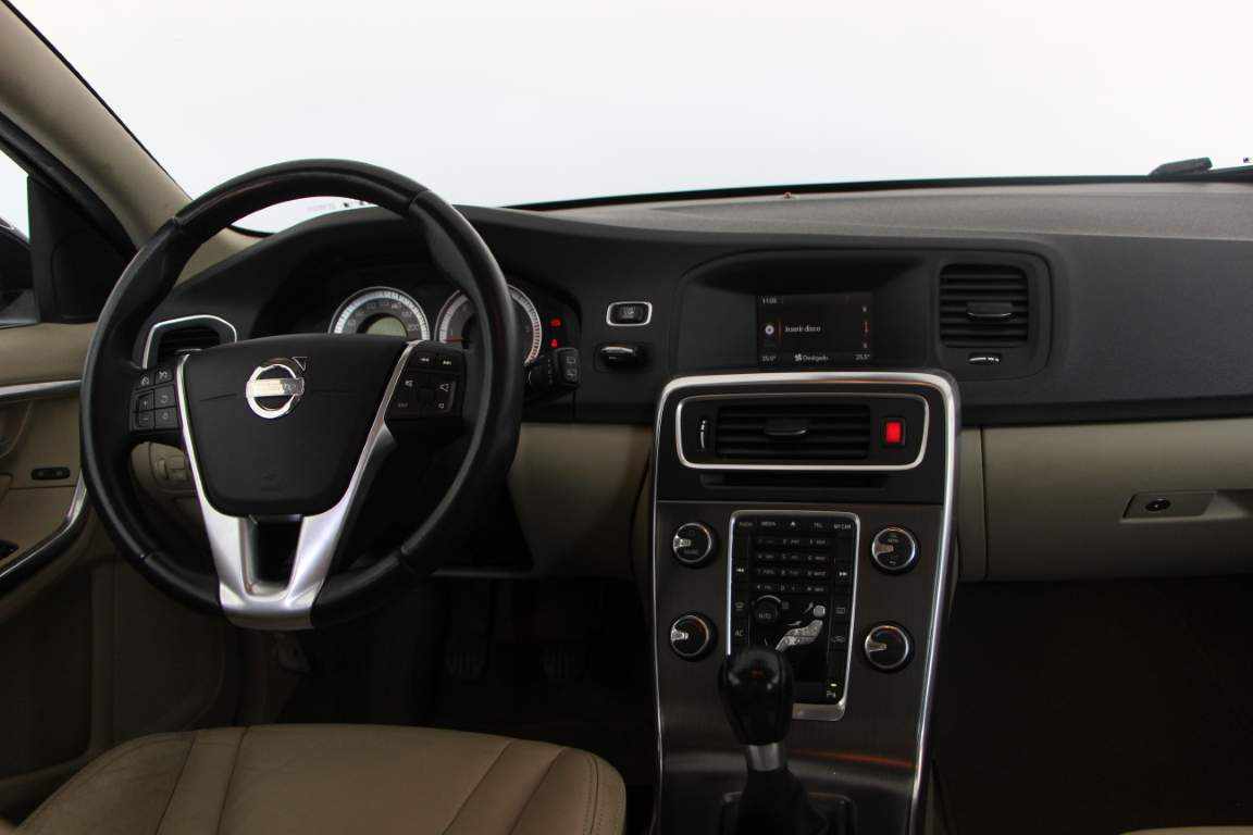 volvo-v60-2-0-d3-2012-diesel-1984cc