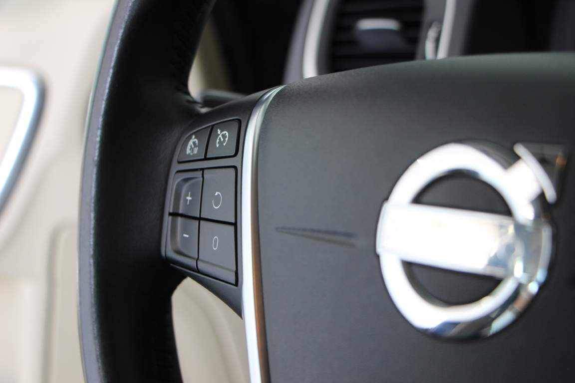 volvo-v60-2-0-d3-2012-diesel-1984cc
