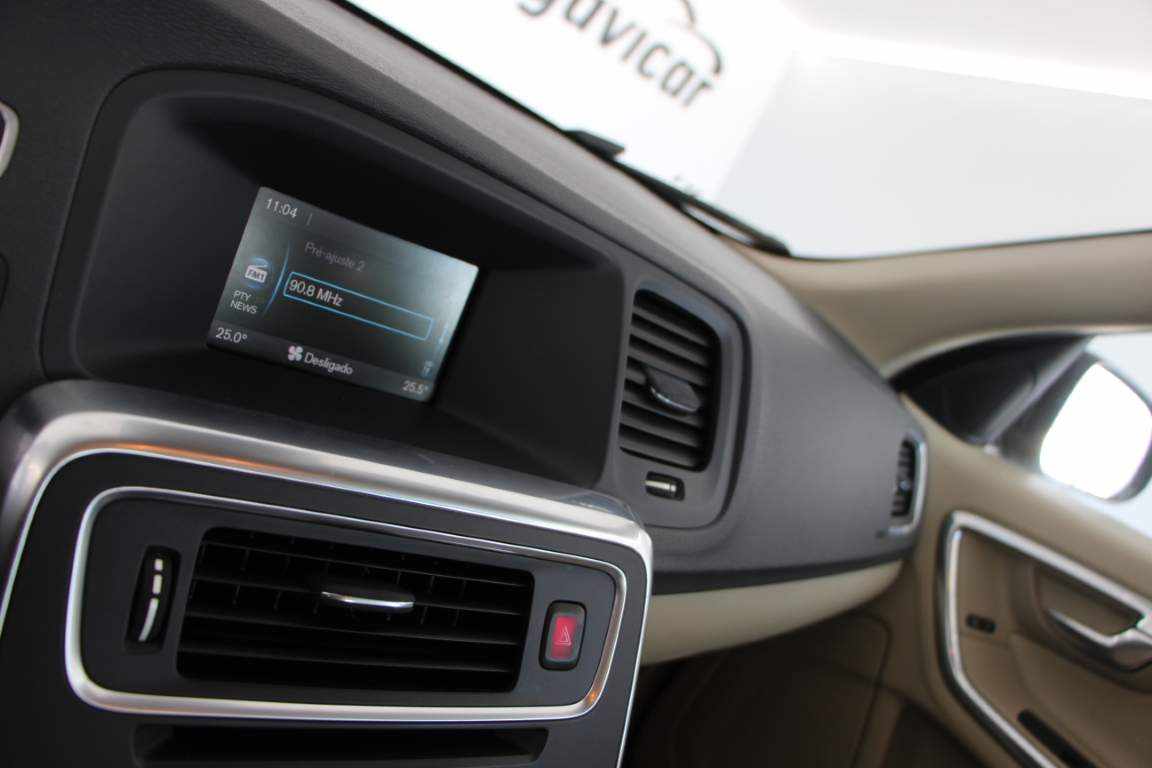 volvo-v60-2-0-d3-2012-diesel-1984cc