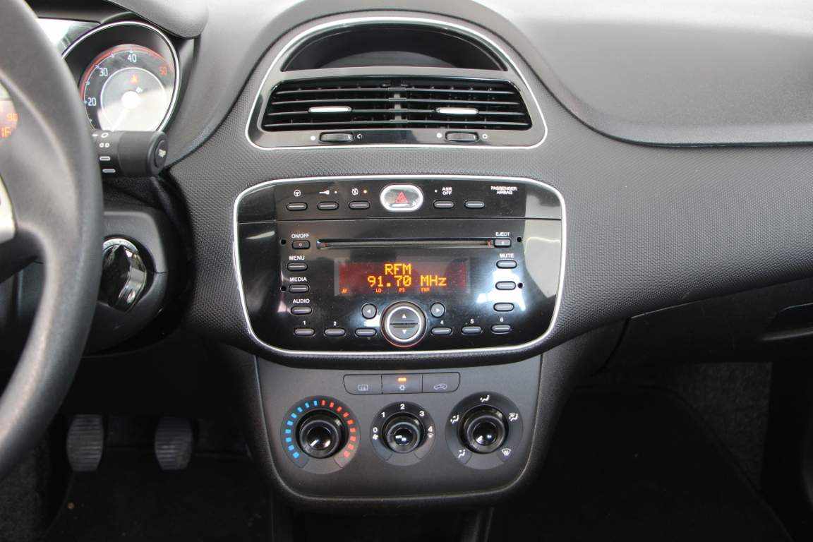 fiat-punto-1-2-95cv-2017-diesel-1248cc