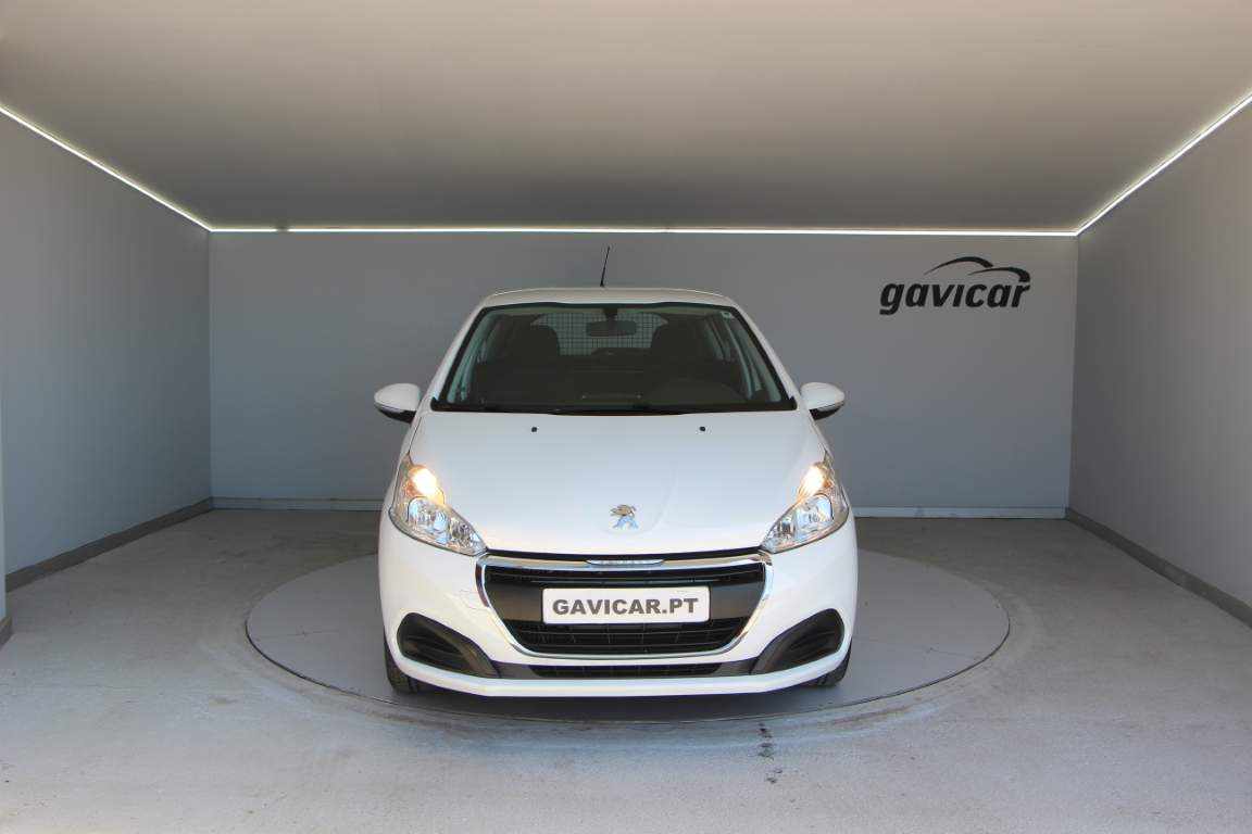 peugeot-208-1-5-102cv-2020-diesel-1499cc