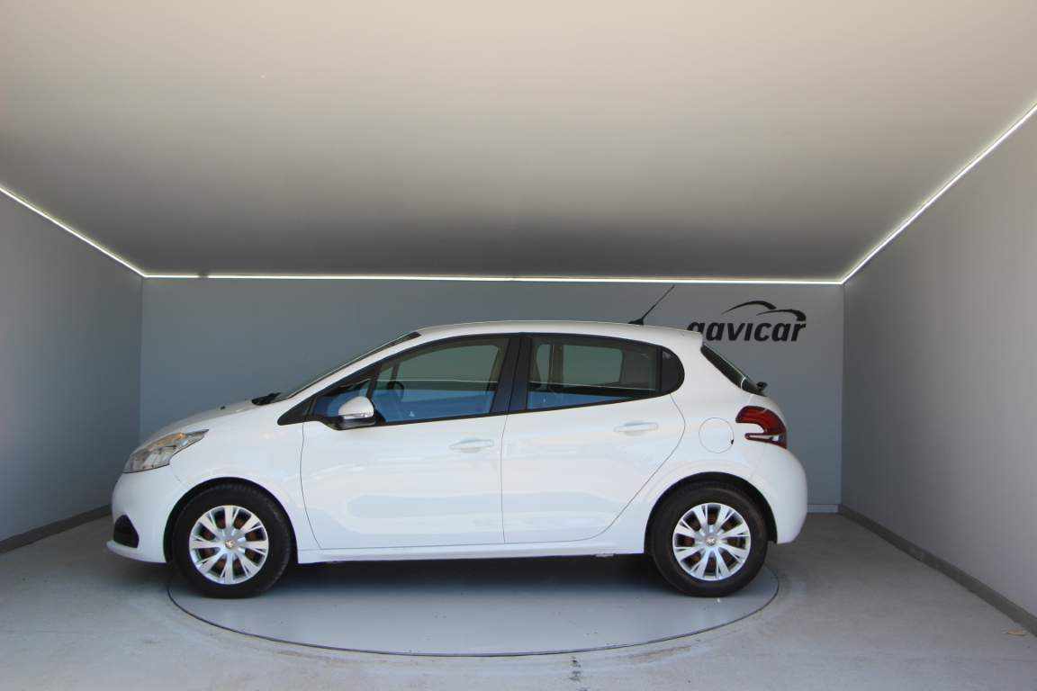 peugeot-208-1-5-102cv-2020-diesel-1499cc