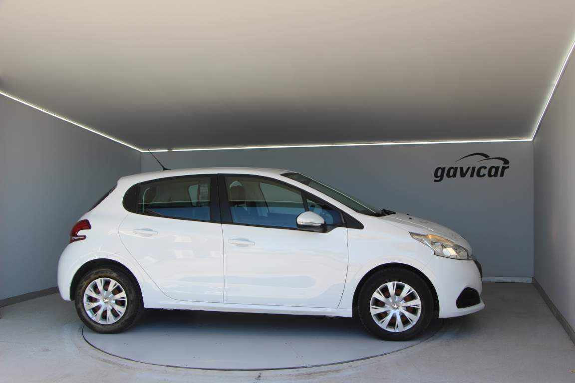 peugeot-208-1-5-102cv-2020-diesel-1499cc