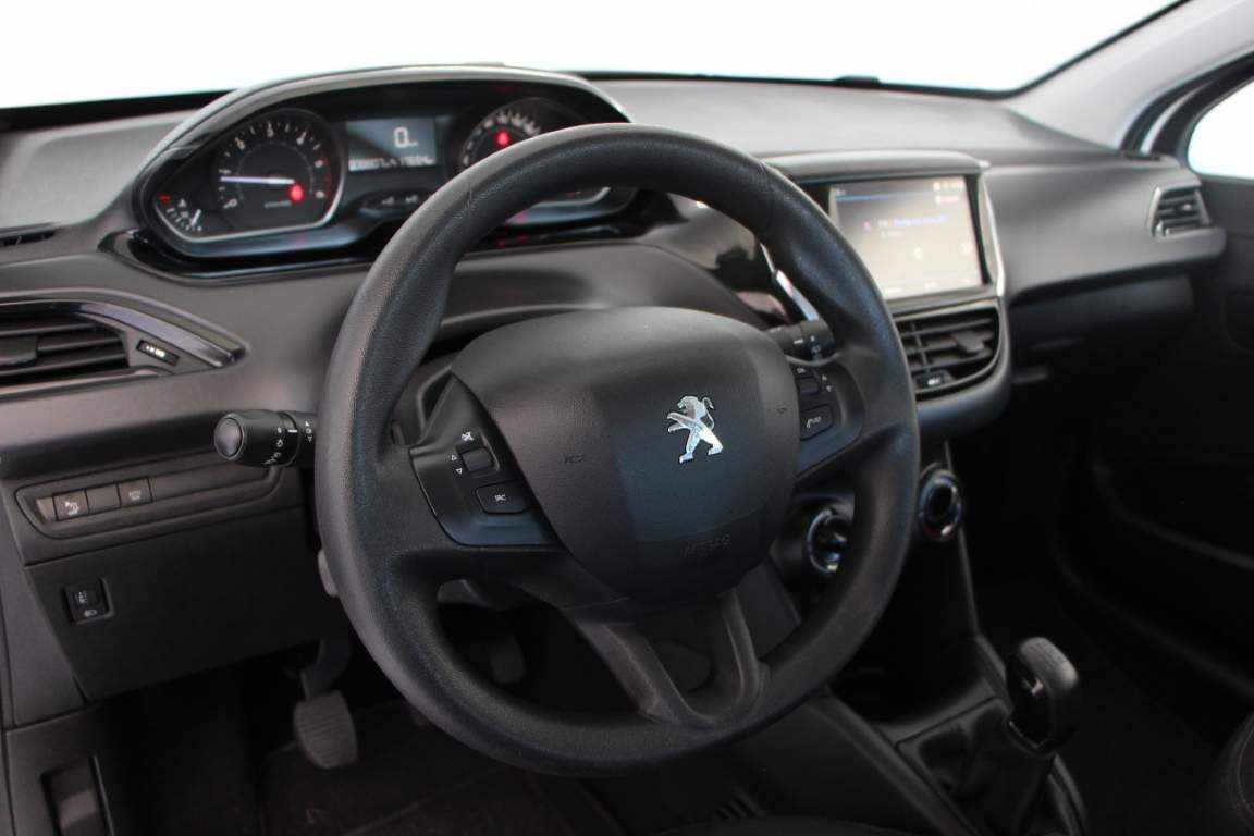 peugeot-208-1-5-102cv-2020-diesel-1499cc