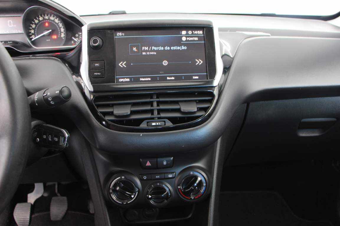 peugeot-208-1-5-102cv-2020-diesel-1499cc