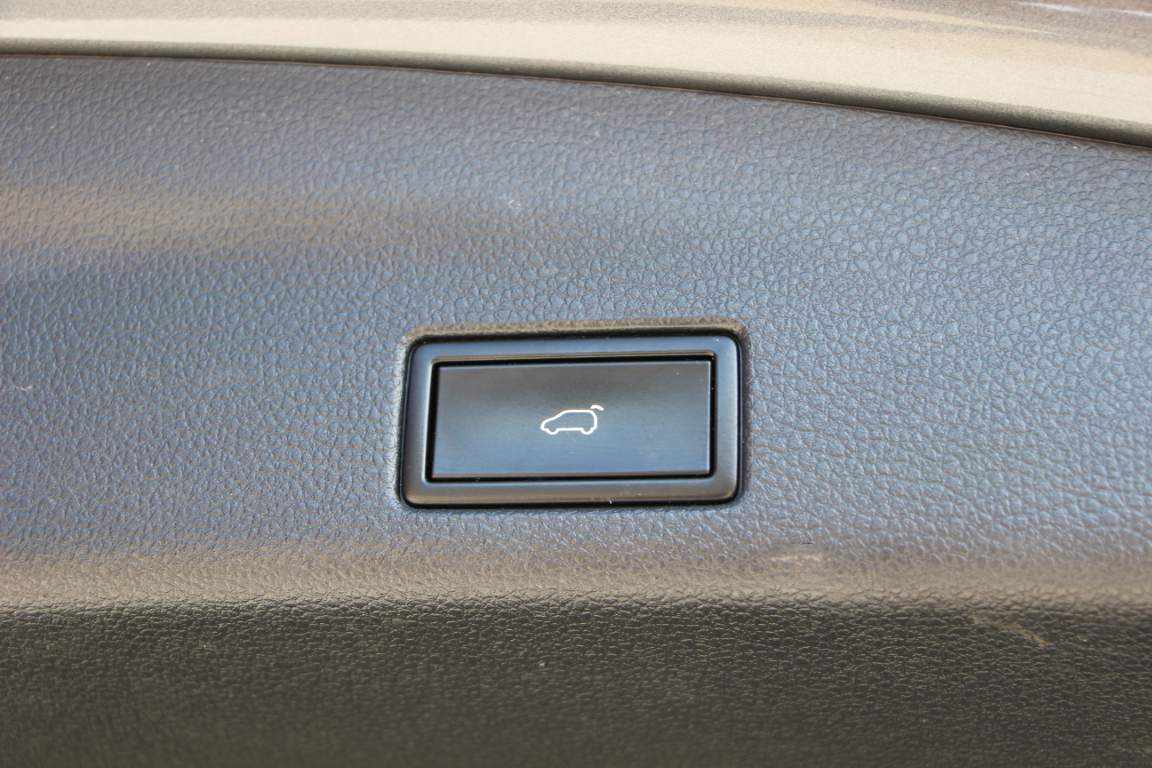 volkswagen-sharan-2-0-tdi-2018-diesel-1968cc