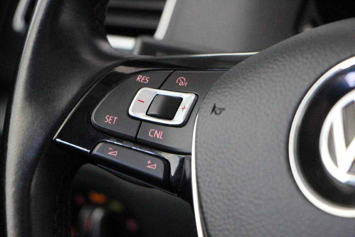 volkswagen-sharan-2-0-tdi-2018-diesel-1968cc