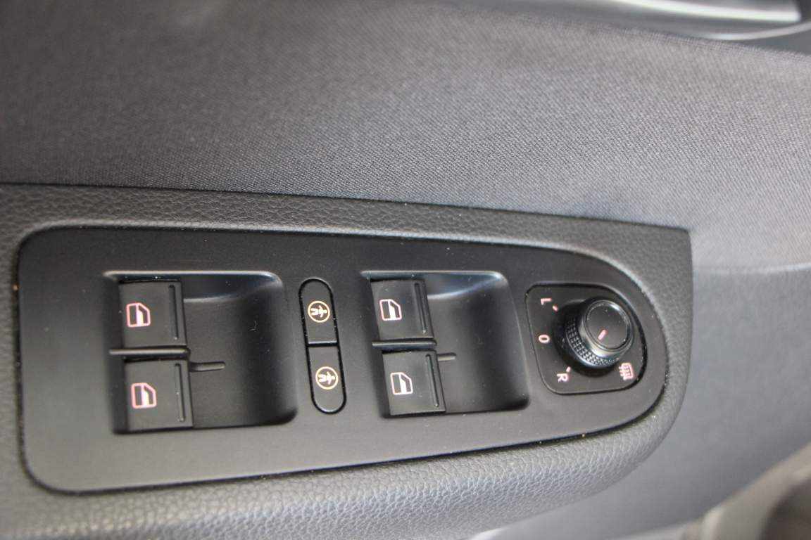 volkswagen-sharan-2-0-tdi-2018-diesel-1968cc