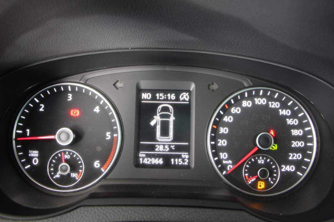 volkswagen-sharan-2-0-tdi-2018-diesel-1968cc
