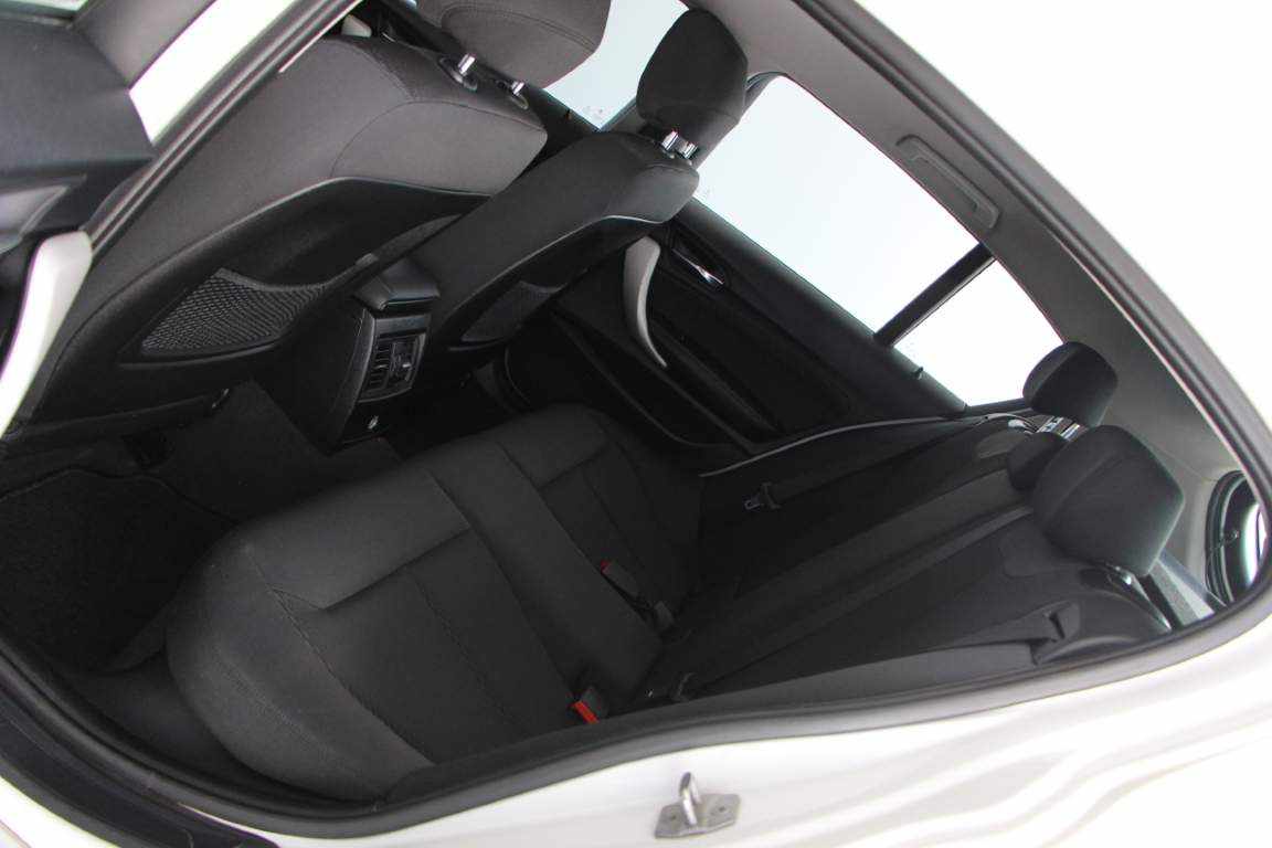 bmw-serie-1-116d-2015-diesel-1496cc