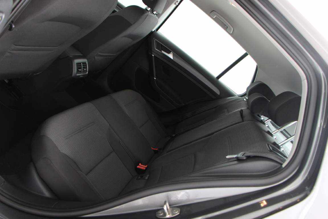 volkswagen-golf-1-6-tdi-bluemotion-2017-diesel-1598cc