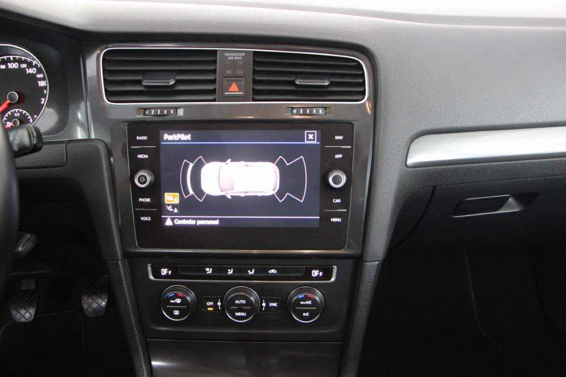 volkswagen-golf-1-6-tdi-bluemotion-2017-diesel-1598cc