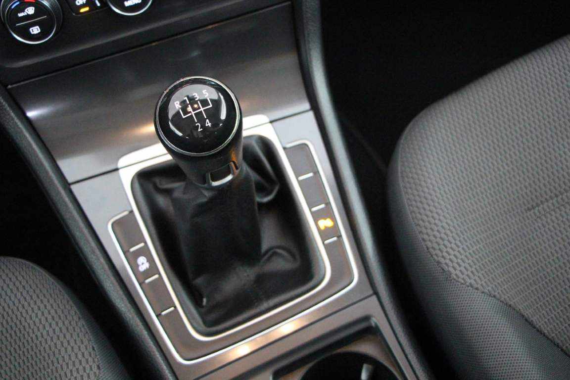 volkswagen-golf-1-6-tdi-bluemotion-2017-diesel-1598cc