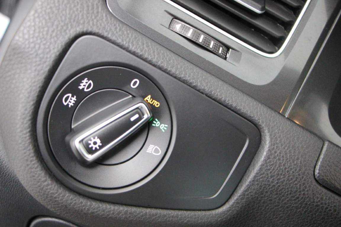 volkswagen-golf-1-6-tdi-bluemotion-2017-diesel-1598cc