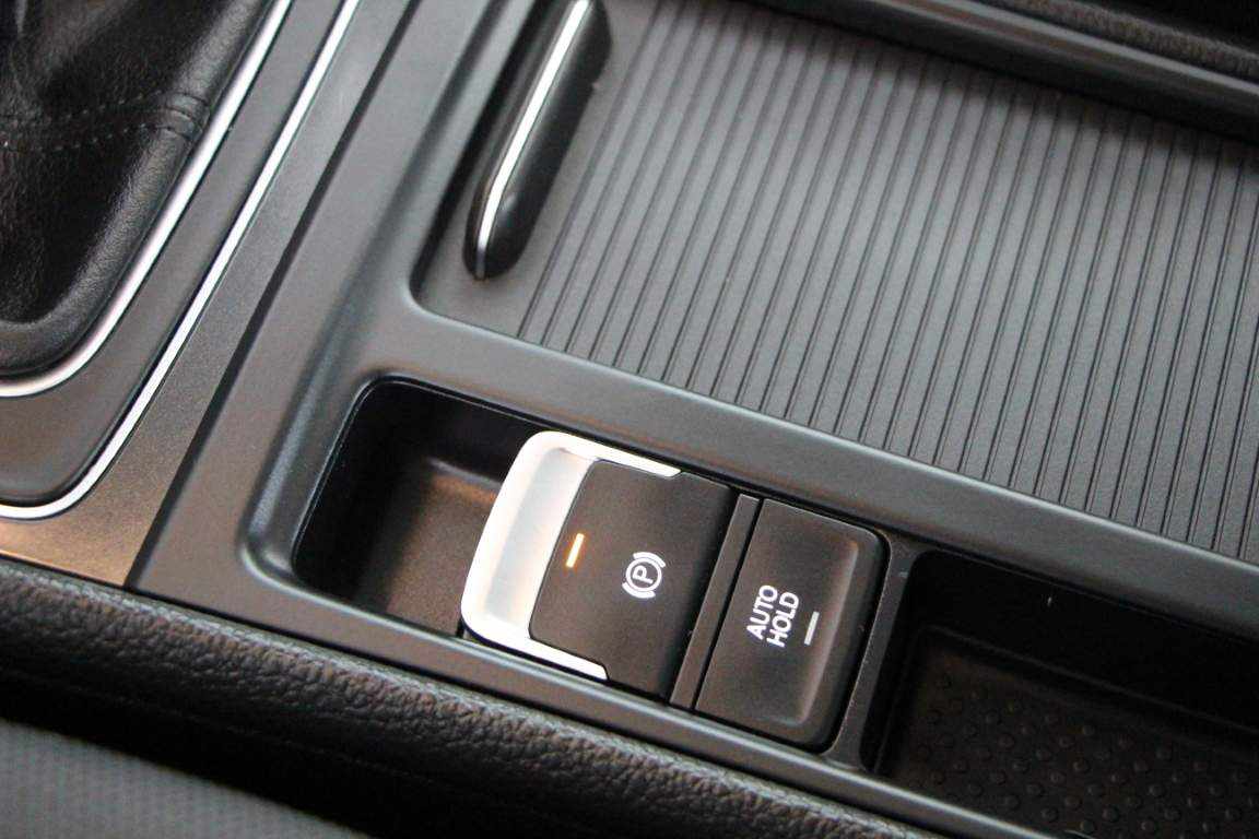 volkswagen-golf-1-6-tdi-bluemotion-2017-diesel-1598cc