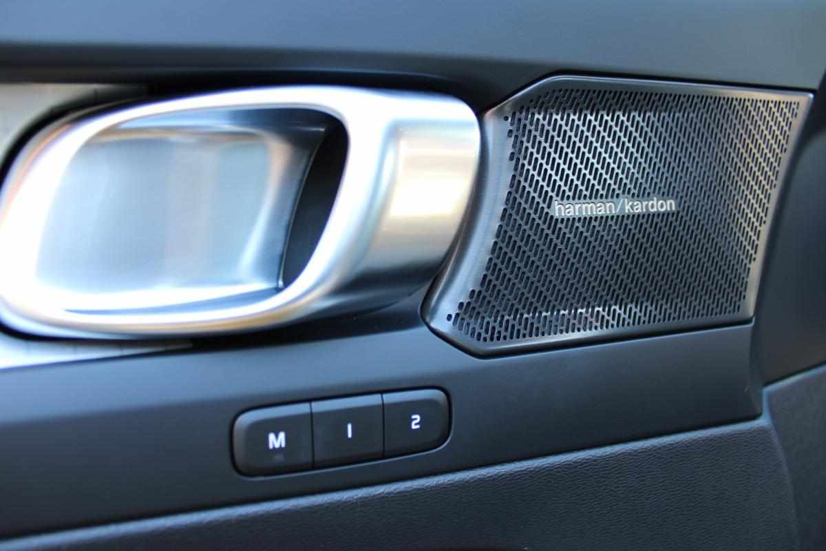 volvo-xc40-1-5-t2-2023-gasolina-1477cc