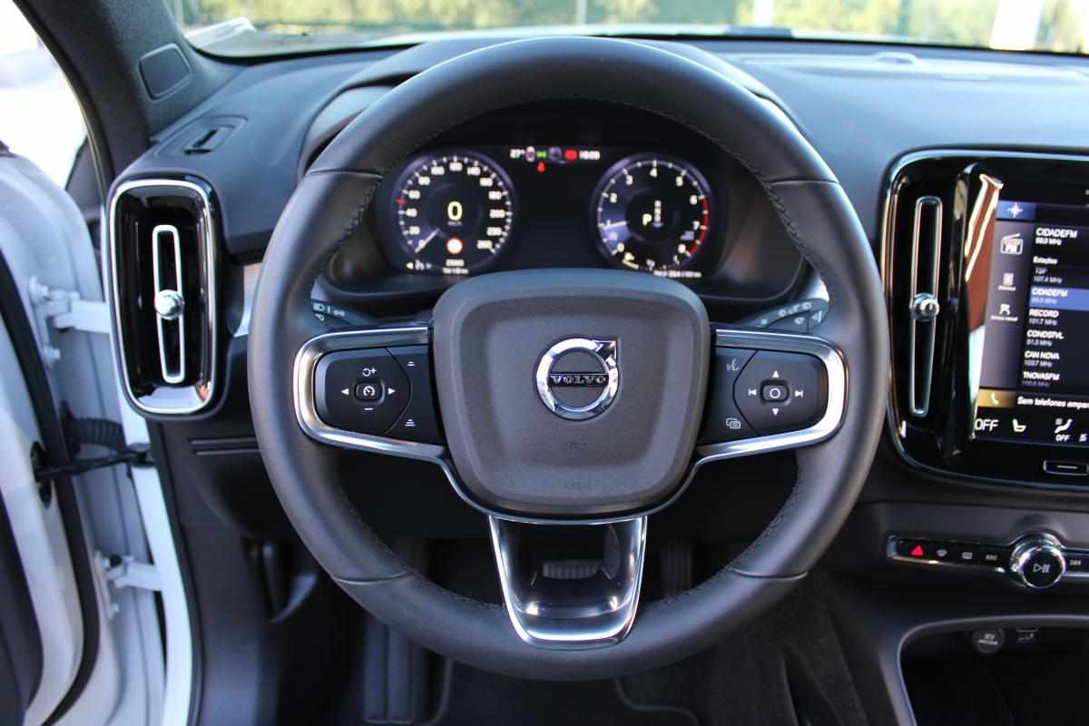 volvo-xc40-1-5-t2-2023-gasolina-1477cc