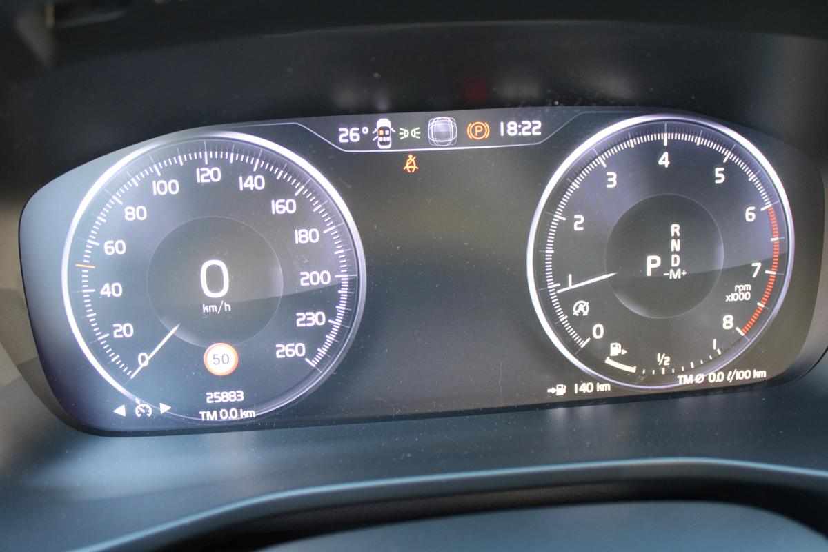 volvo-xc40-1-5-t2-2023-gasolina-1477cc