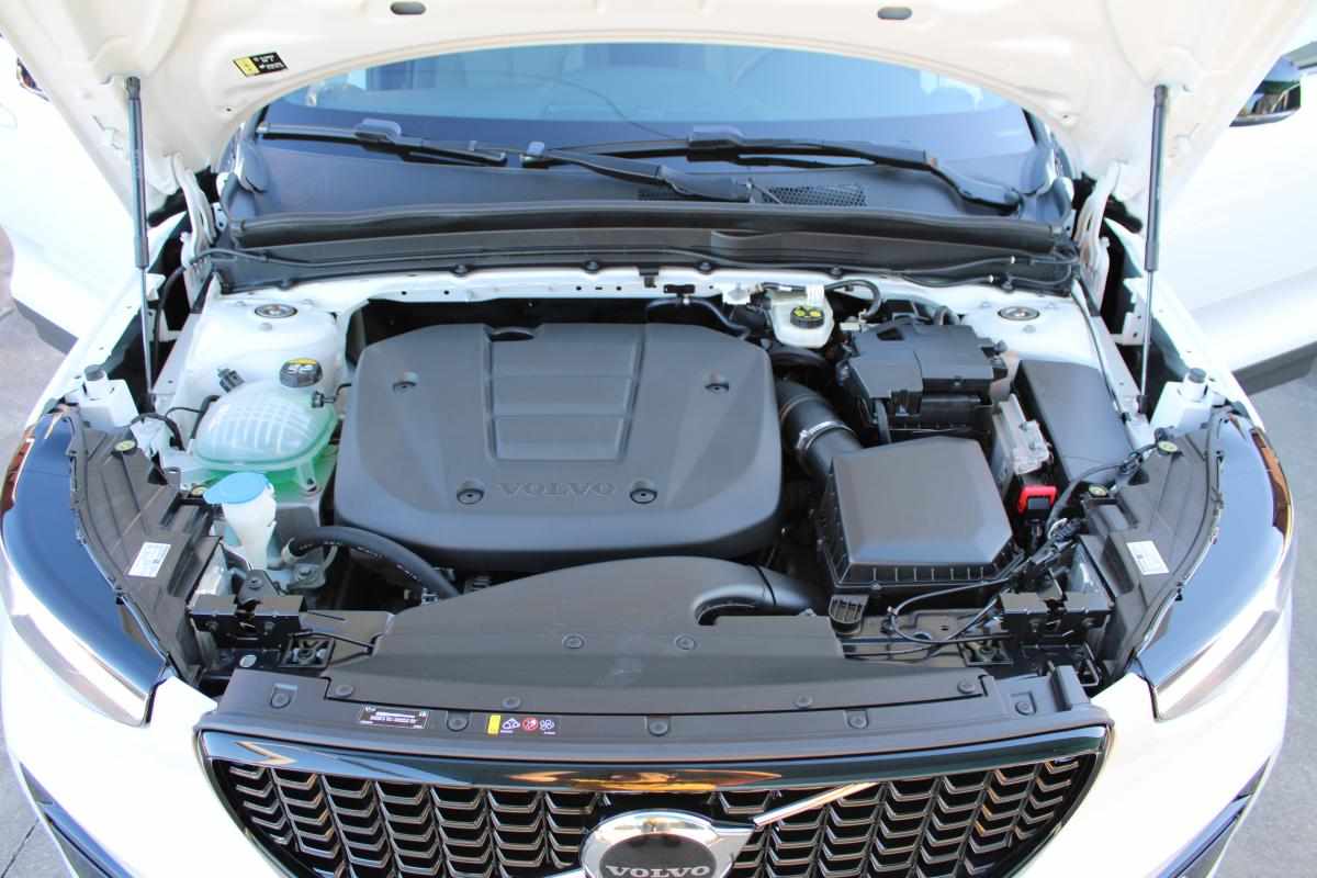 volvo-xc40-1-5-t2-2023-gasolina-1477cc