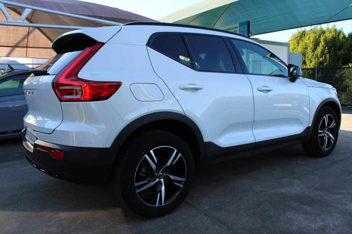 volvo-xc40-1-5-t2-2023-gasolina-1477cc