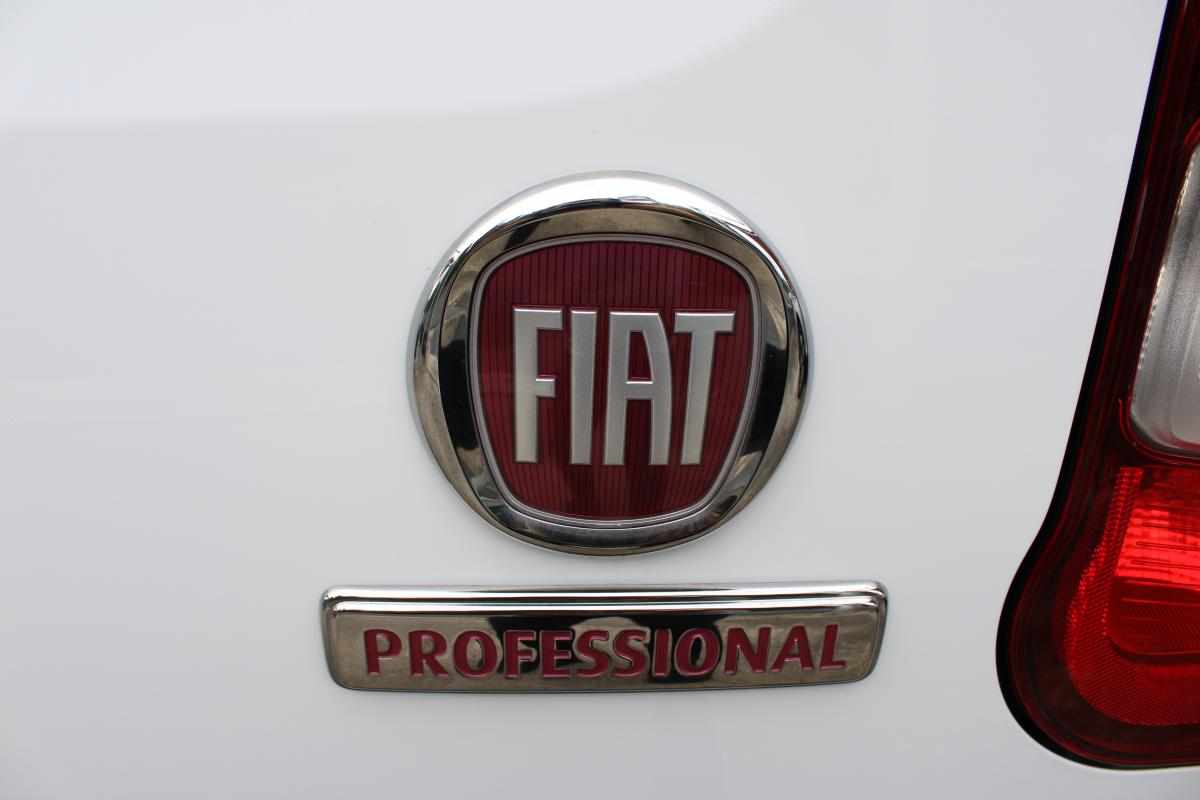 fiat-doblo-1-5-bluehdi-2023-diesel-1598cc