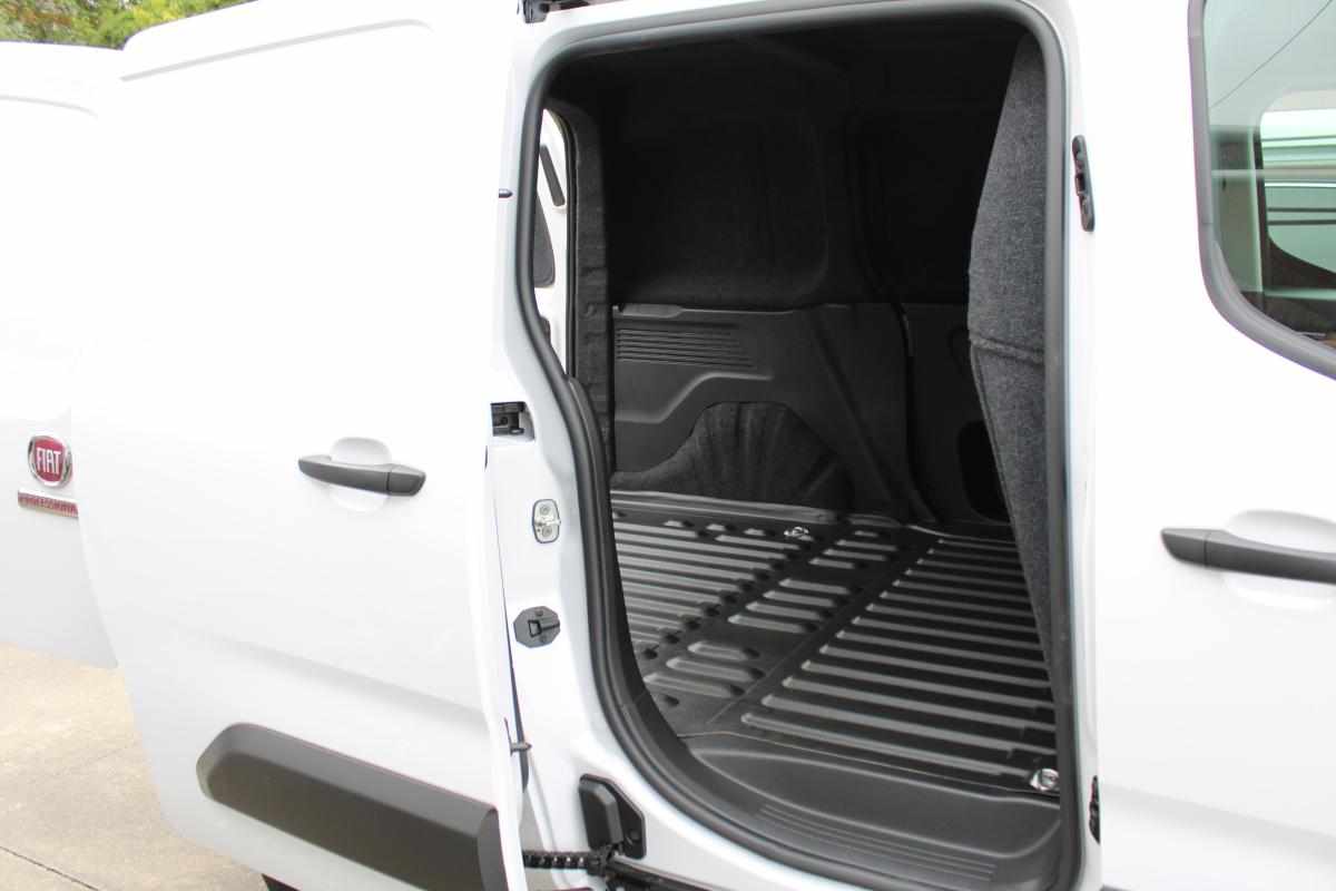 fiat-doblo-1-5-bluehdi-2023-diesel-1598cc