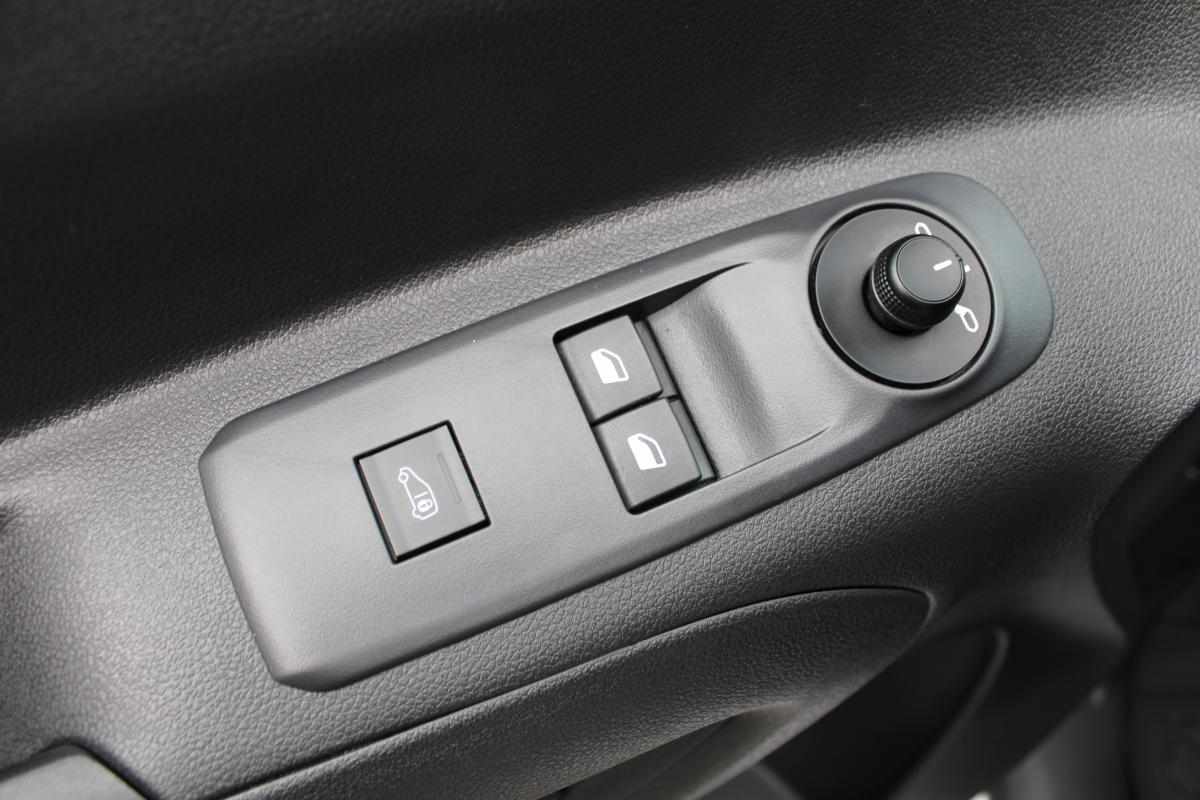 fiat-doblo-1-5-bluehdi-2023-diesel-1598cc