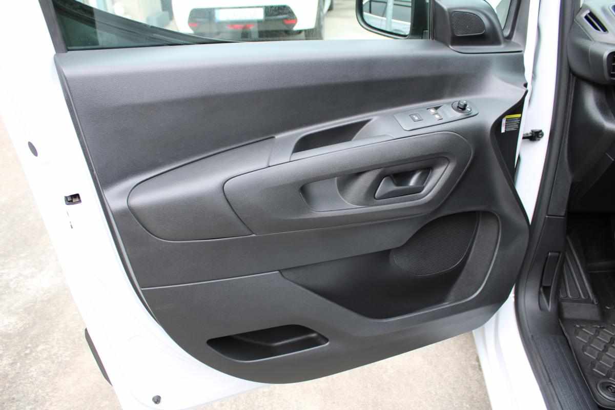 fiat-doblo-1-5-bluehdi-2023-diesel-1598cc