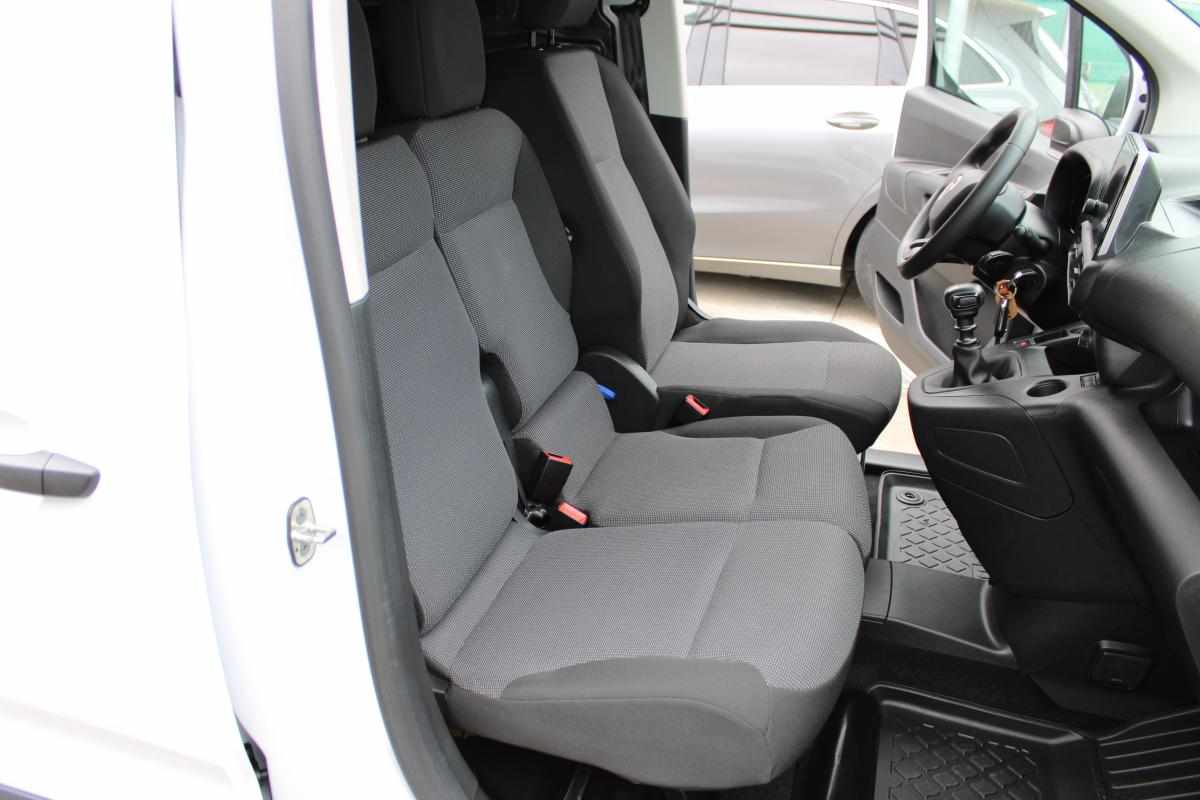 fiat-doblo-1-5-bluehdi-2023-diesel-1598cc