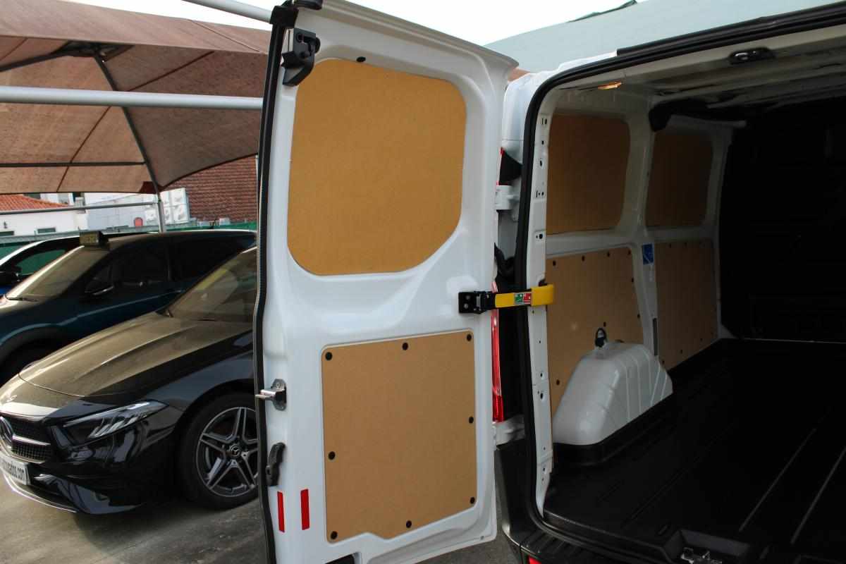 ford-transit-custom-2-0-131cv-2018-diesel-1995cc