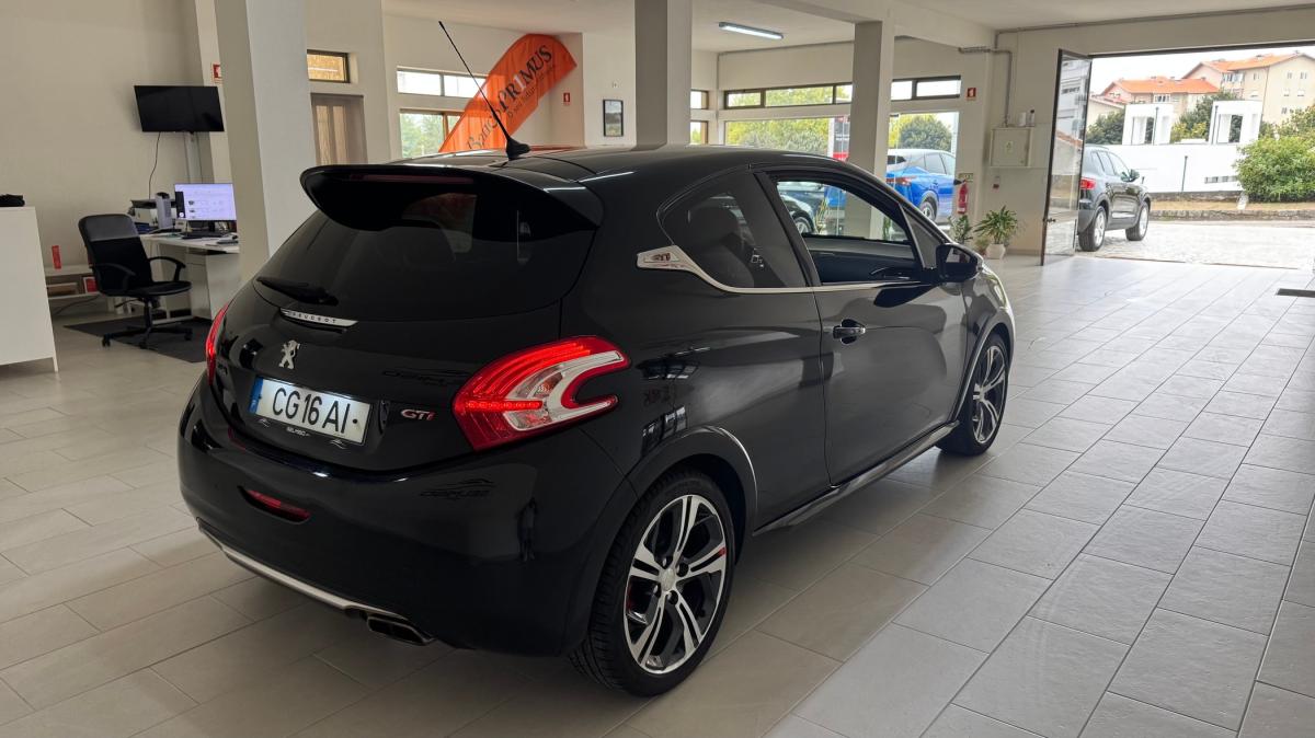 peugeot-208-2014-gasolina-1598cc
