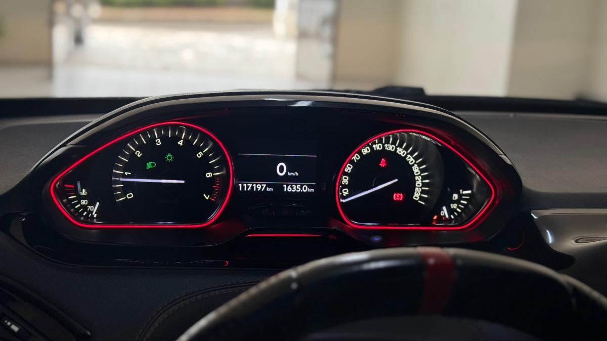 peugeot-208-2014-gasolina-1598cc