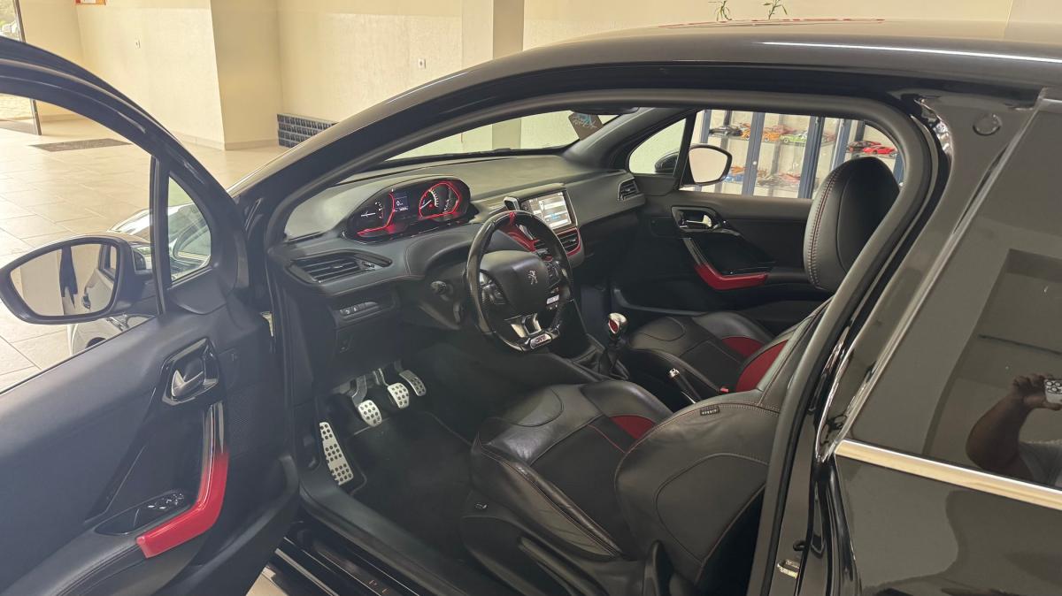 peugeot-208-2014-gasolina-1598cc
