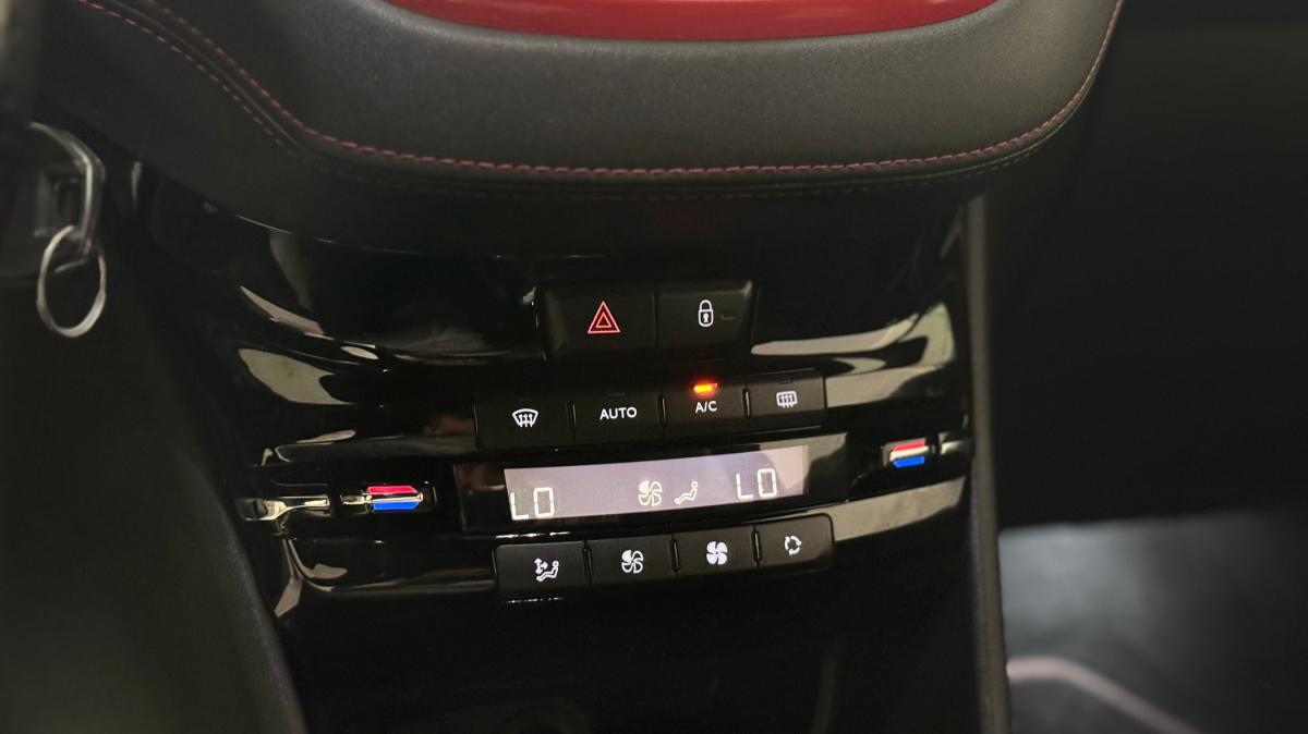peugeot-208-2014-gasolina-1598cc