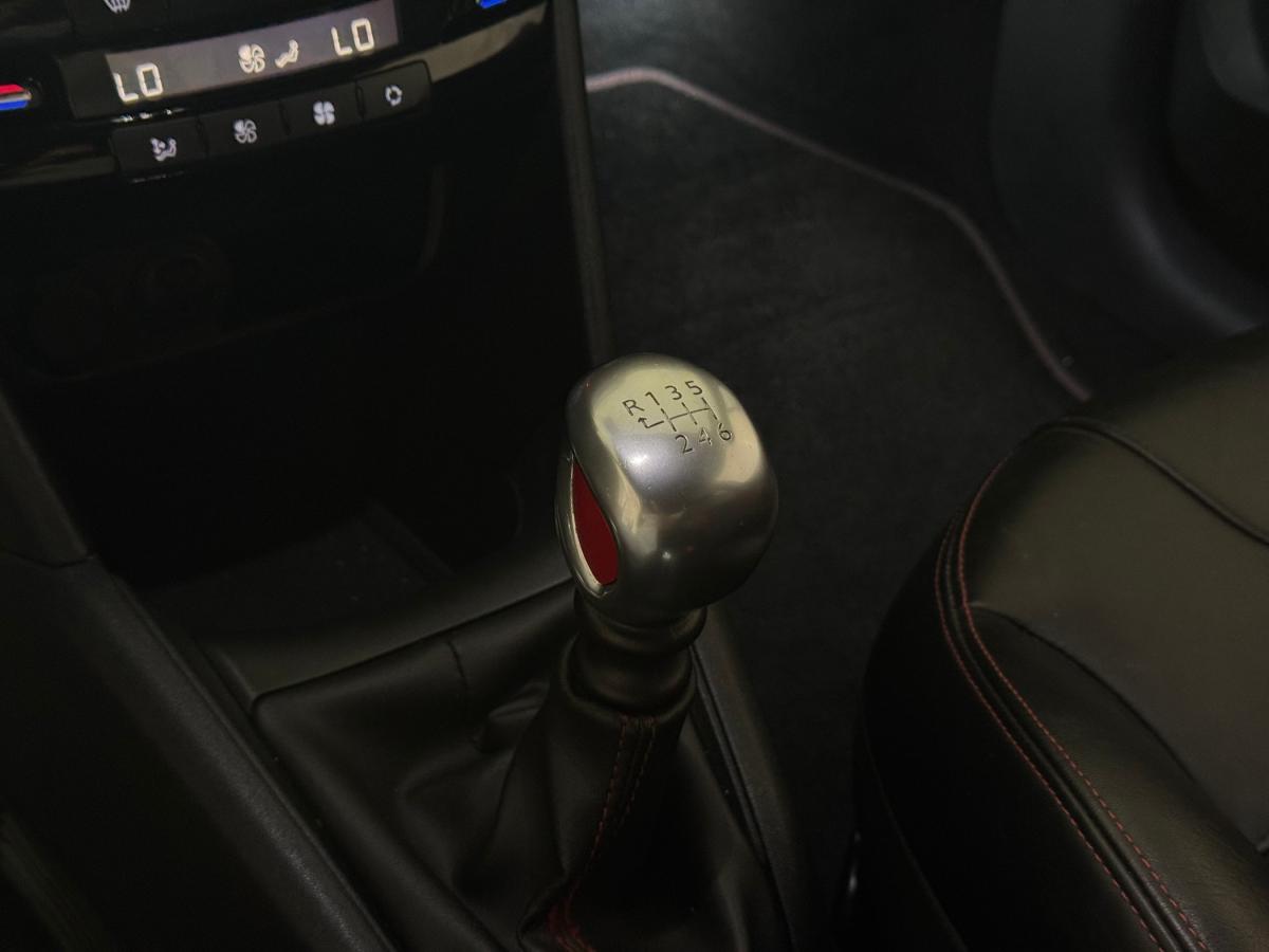 peugeot-208-2014-gasolina-1598cc