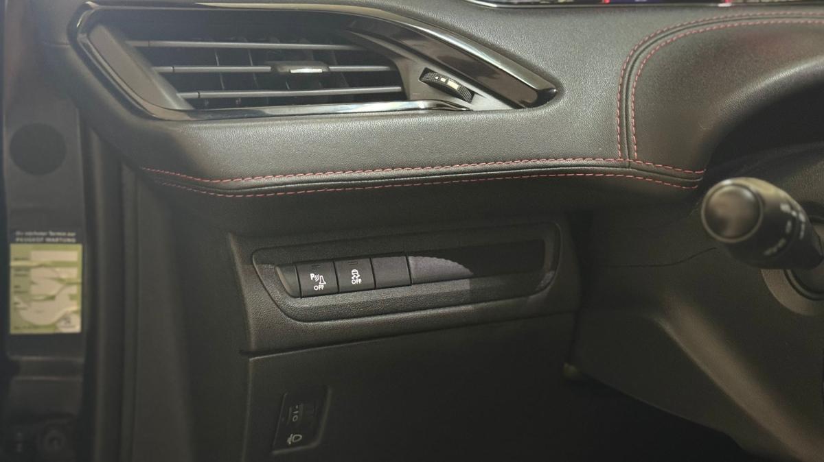 peugeot-208-2014-gasolina-1598cc