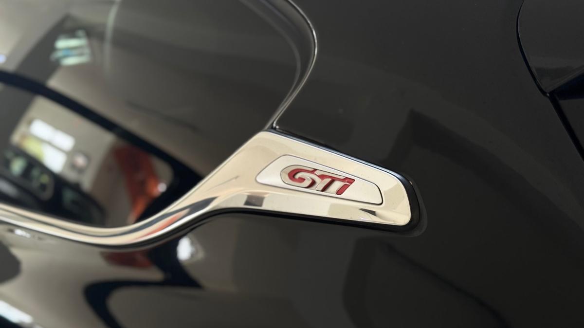 peugeot-208-2014-gasolina-1598cc