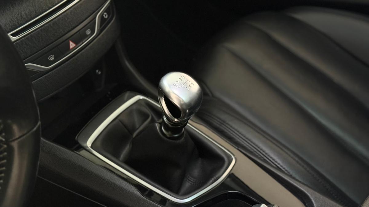 peugeot-308-sw-2015-diesel-1560cc