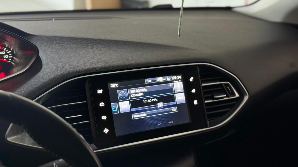 peugeot-308-sw-2015-diesel-1560cc