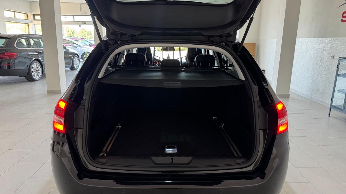 peugeot-308-sw-2015-diesel-1560cc