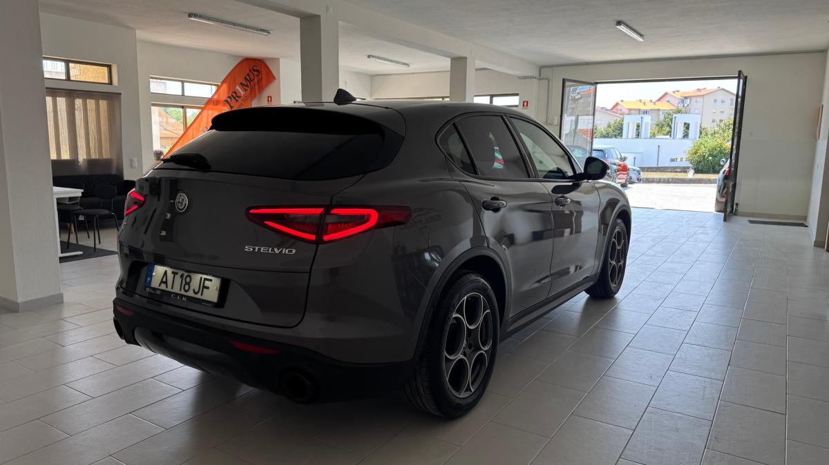 alfa-romeo-stelvio-2022-diesel-2143cc