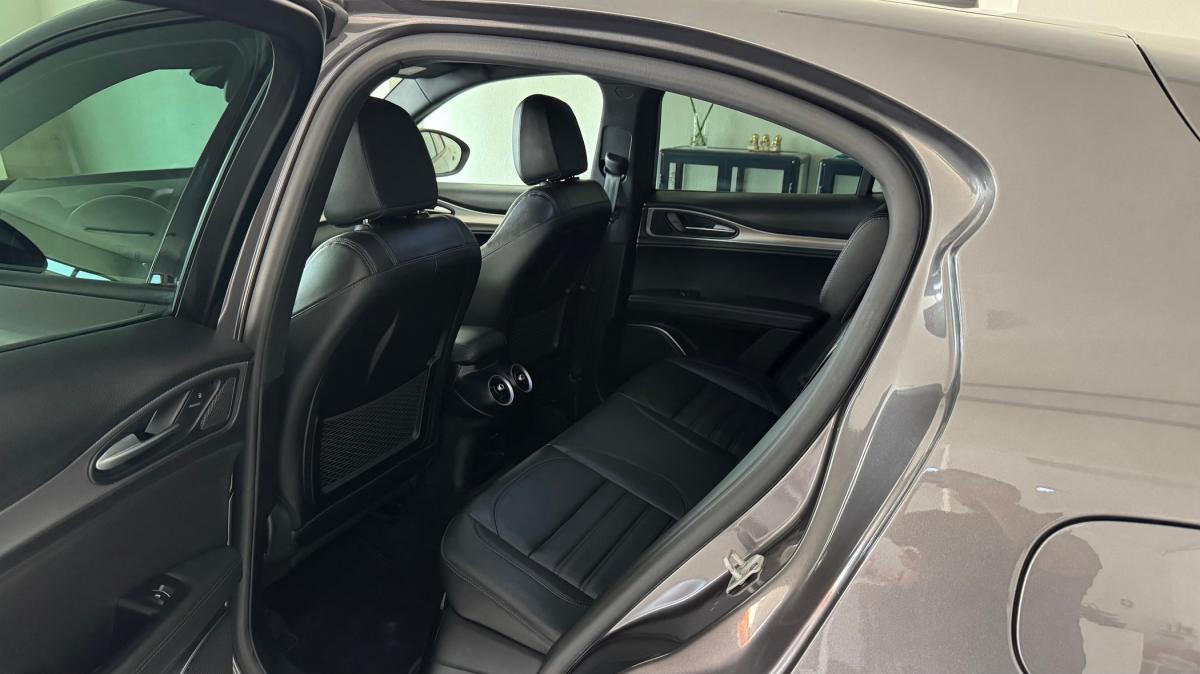 alfa-romeo-stelvio-2022-diesel-2143cc