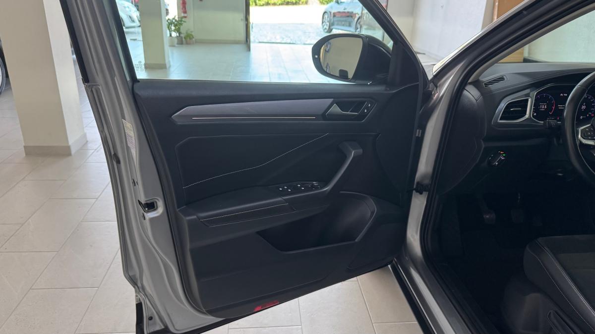 volkswagen-t-roc-2023-gasolina-999cc