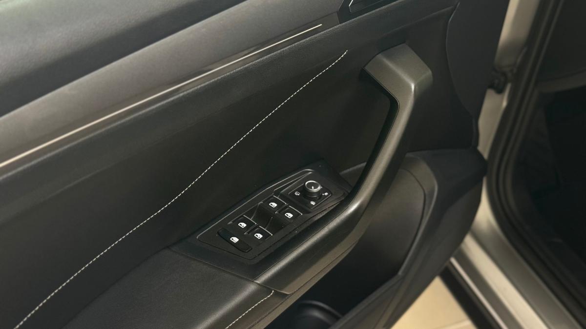 volkswagen-t-roc-2023-gasolina-999cc