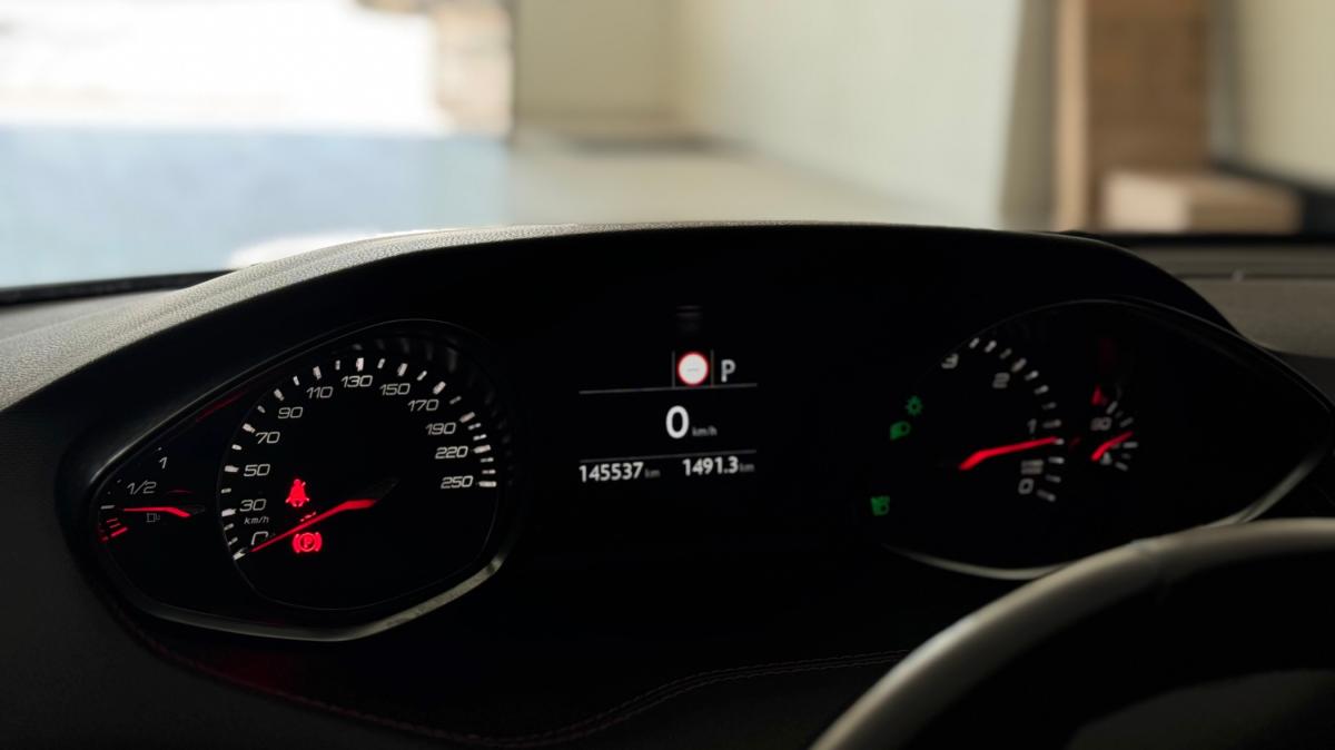 peugeot-308-2018-diesel-1560cc