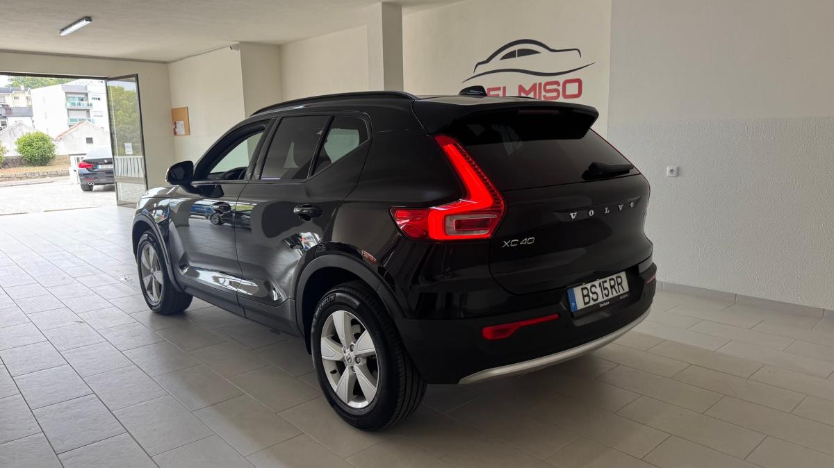 volvo-xc40-2025-gasolina-1969cc