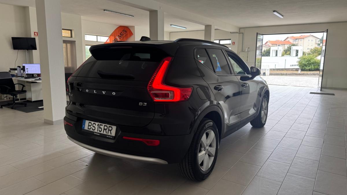 volvo-xc40-2025-gasolina-1969cc