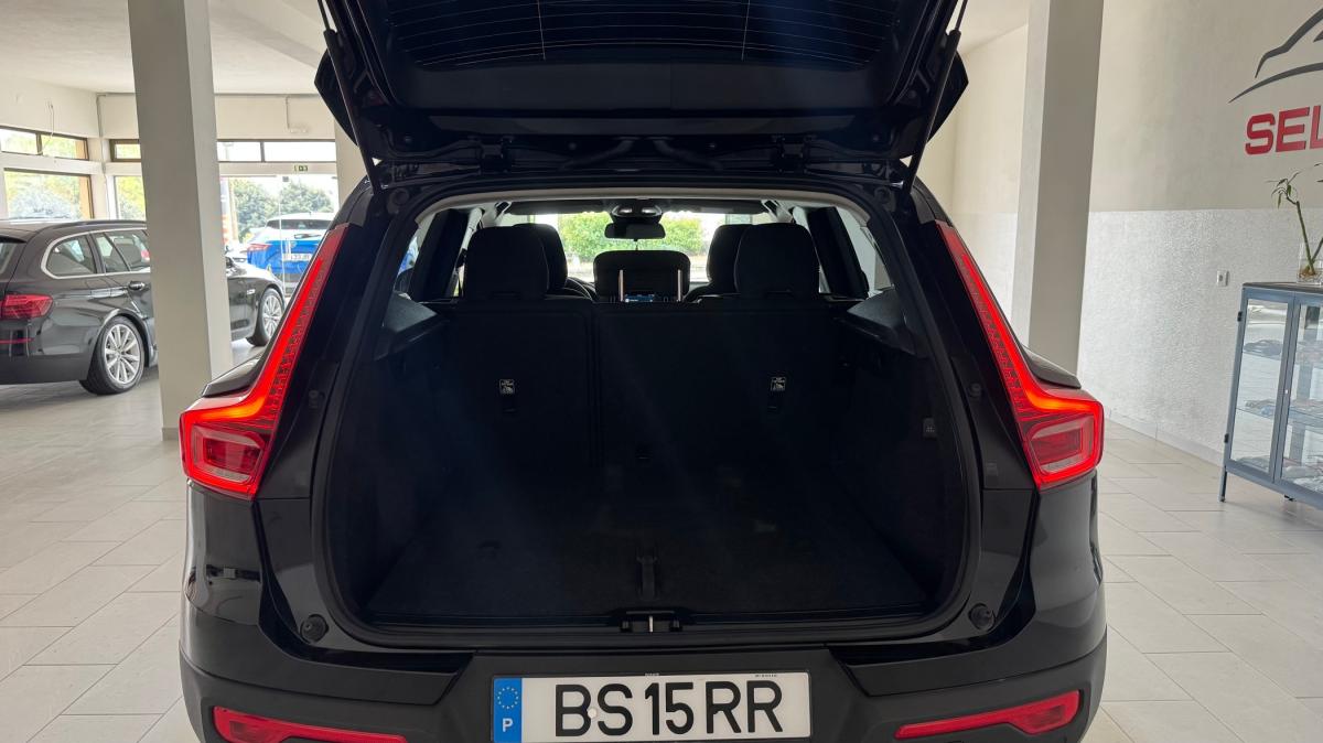 volvo-xc40-2025-gasolina-1969cc