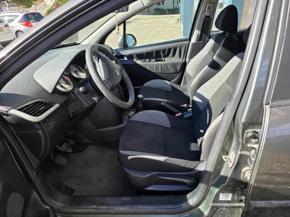 peugeot-207-1-4-hdi-2009-diesel-1398cc